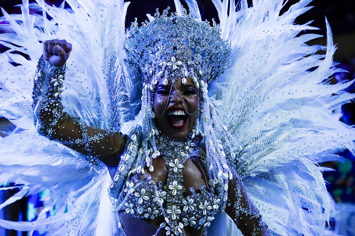 La reina del tambor María María de la escuela de samba Imperatriz Leopoldinense. (AP)
