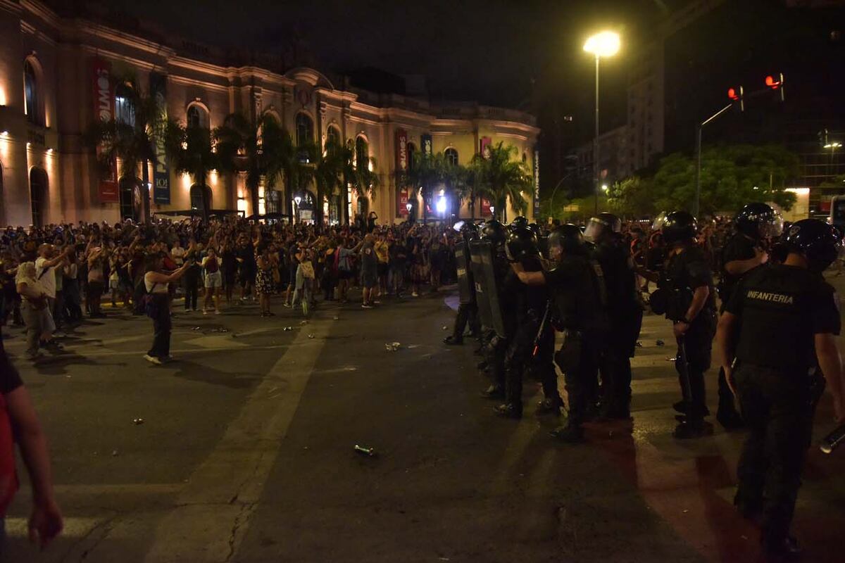cacerolazo en patio olmos