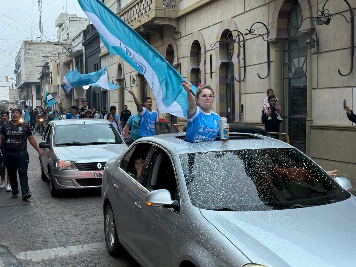 Los festejos en Río Cuarto por el ascenso. (Tomy Fragueiro / La Voz).