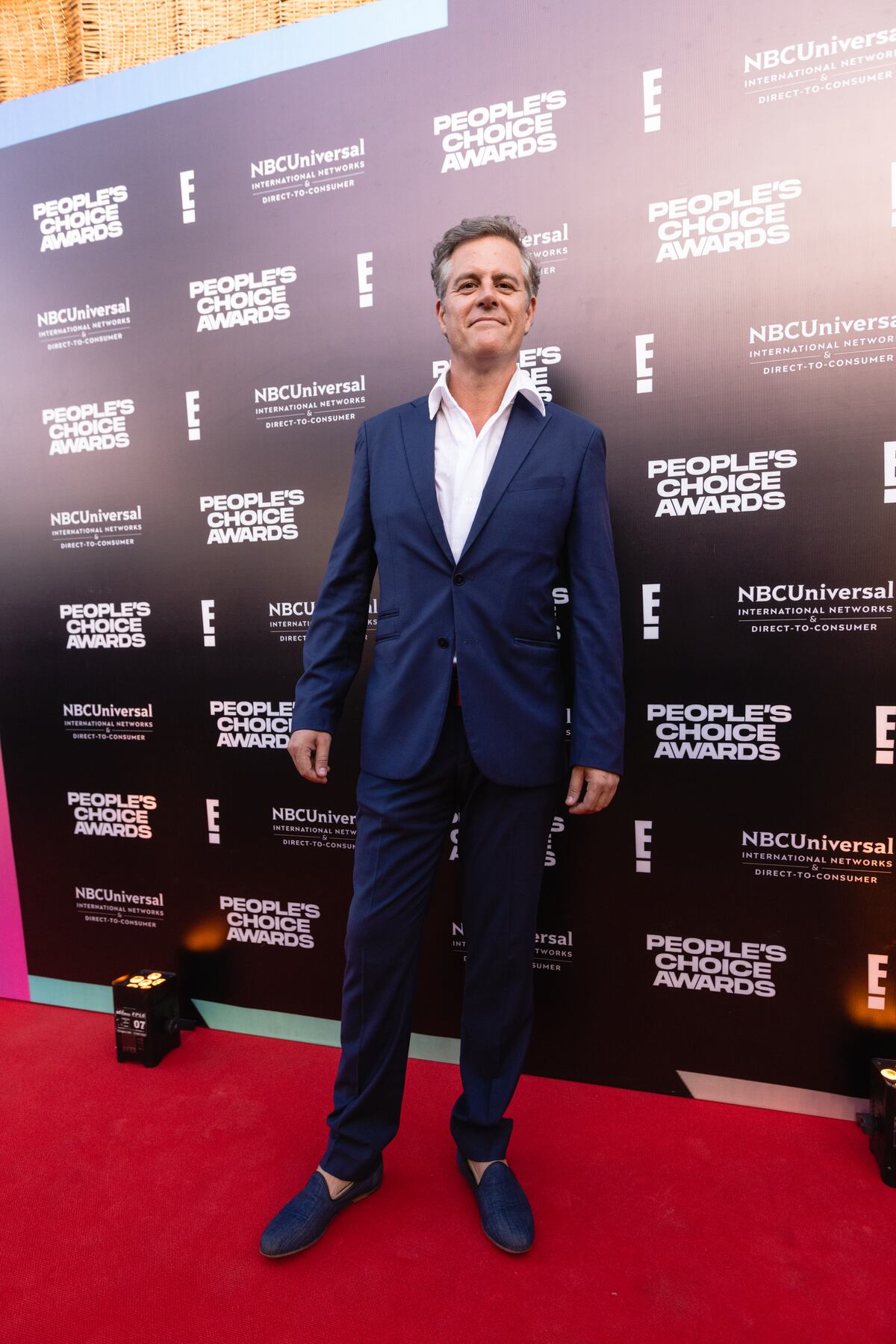 Mike Amigorena en la alfombra roja de la antesala a los People’s choice awards