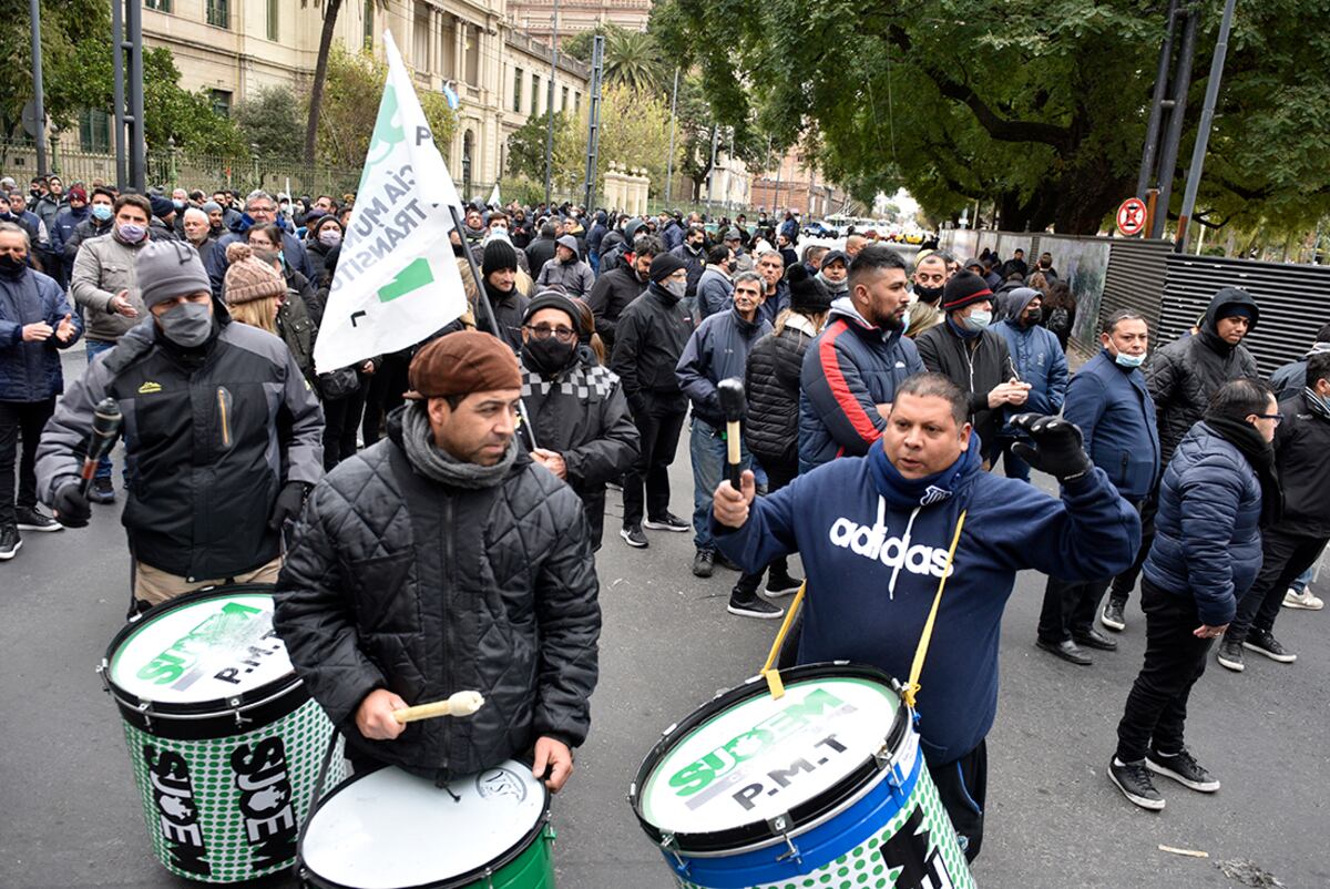 Protesta municipales de Córdoba. (La Voz / Ramiro Pereyra)
