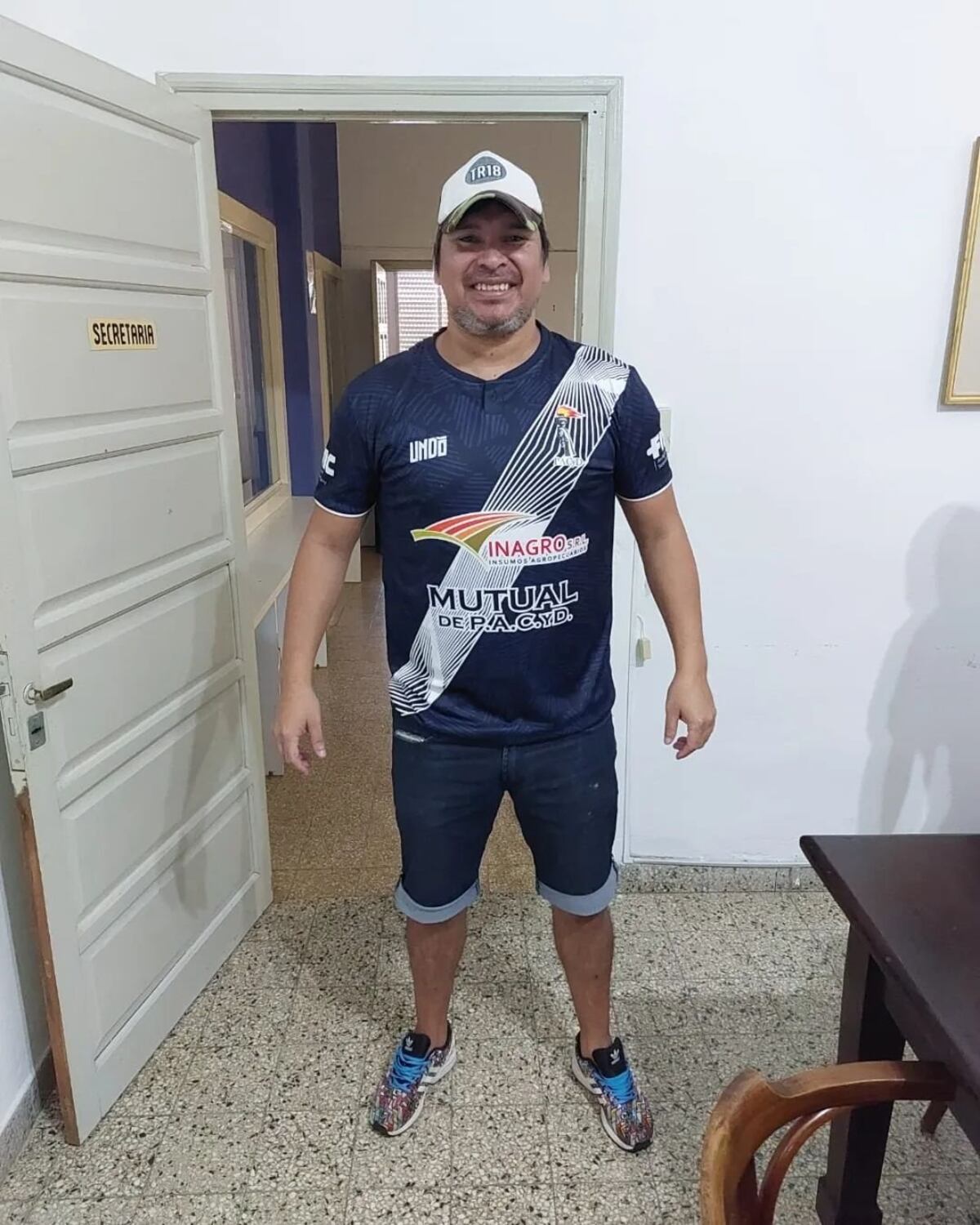 Rubén "Tito" Ramírez con la camiseta de Porteña Asociación, su nuevo club en el interior cordobés. (Gentileza Porteña Asociación).
