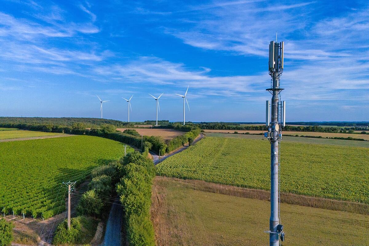 Teléfonos, wifi, microondas... la tecnología nos rodea. El ingeniero Ezequiel Tardivo detalla la diferencia entre tipos de radiaciones y sugiere prácticas para un uso responsable.