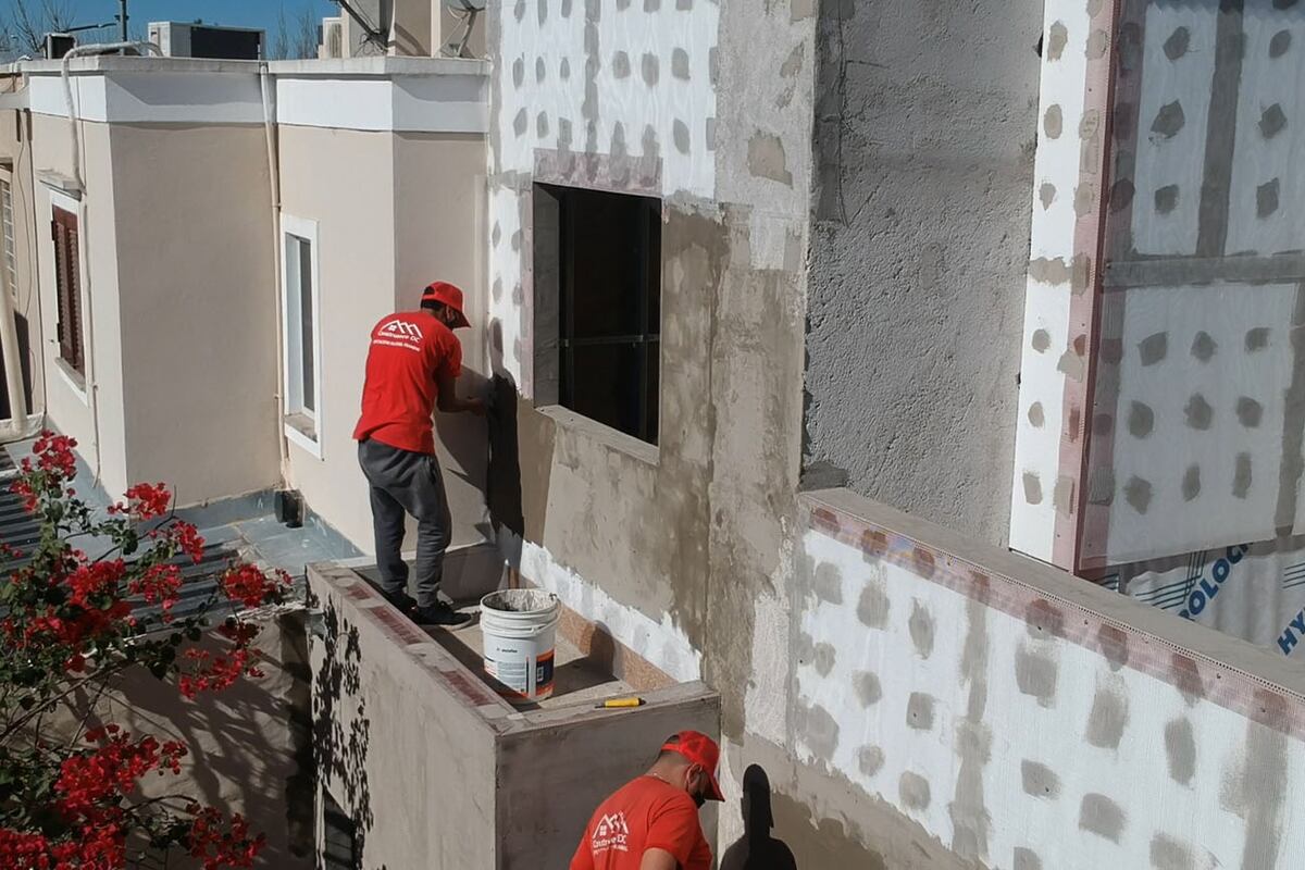 Las estructuras son adaptables a cualquier tipo de proyecto y pueden ensamblarse a diferentes materiales y sistemas de construcción.