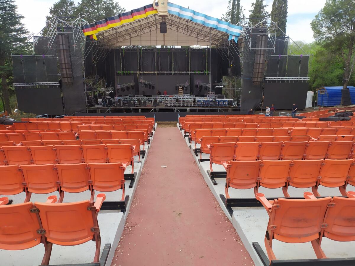 El escenario del predio de la Oktoberfest: los preparativos para la edicicón 2023, en marcha, (La Voz)