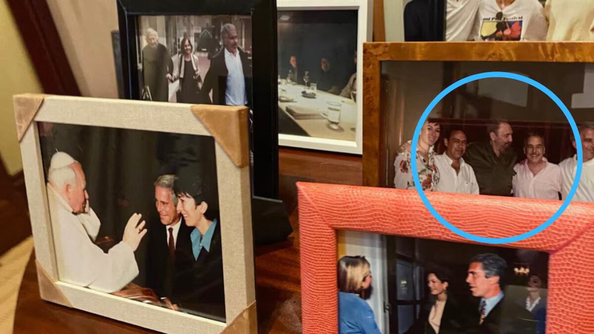 Fotografía de Andrés Pastrana, Fidel Castro y Jeffrey Epstein - crédito Captura de Pantalla The New York Times