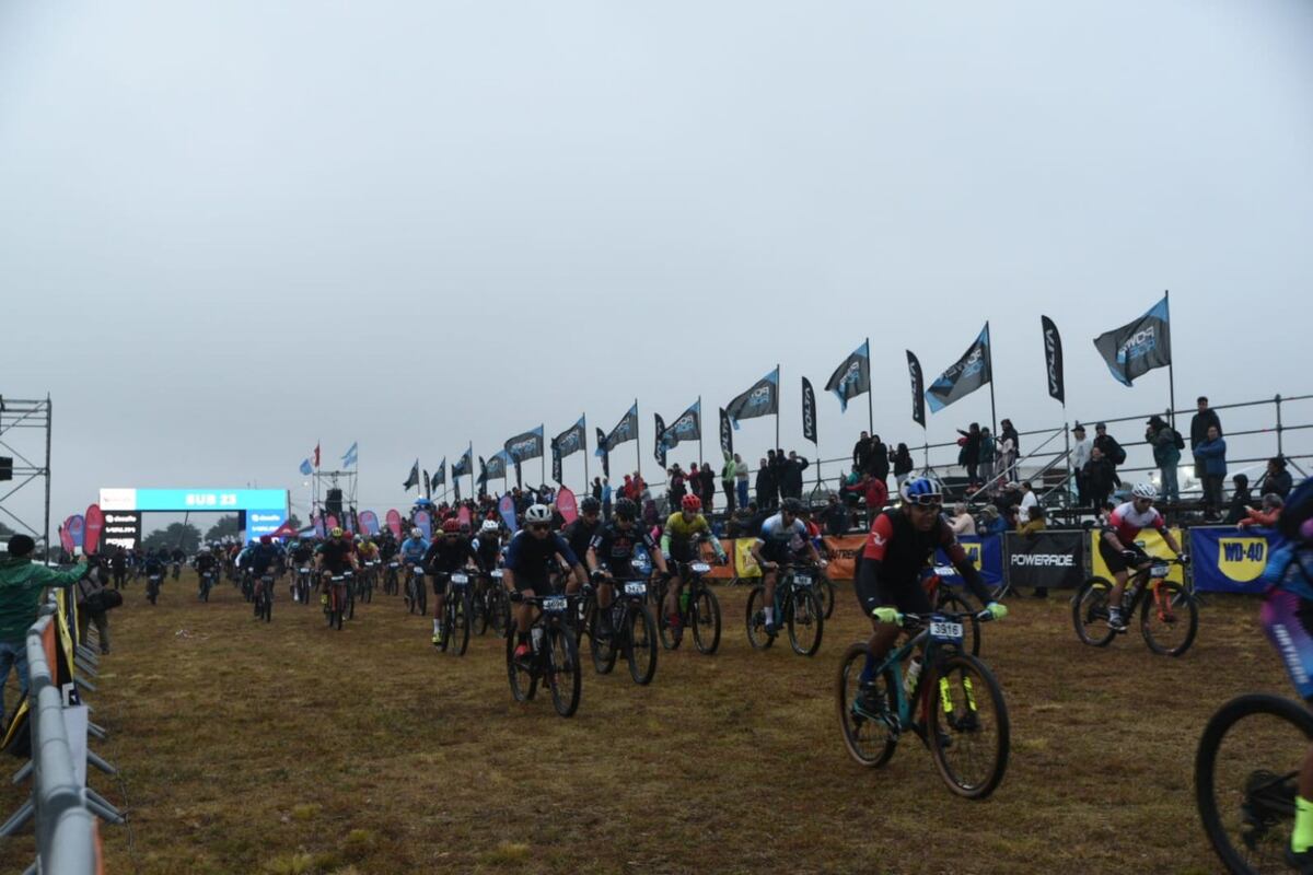 Desafío Río Pinto, día2. La competencia más convocante de MTB a nivel continental, con una inscripción de 5500 participantes, un récord histórico. (La Voz)