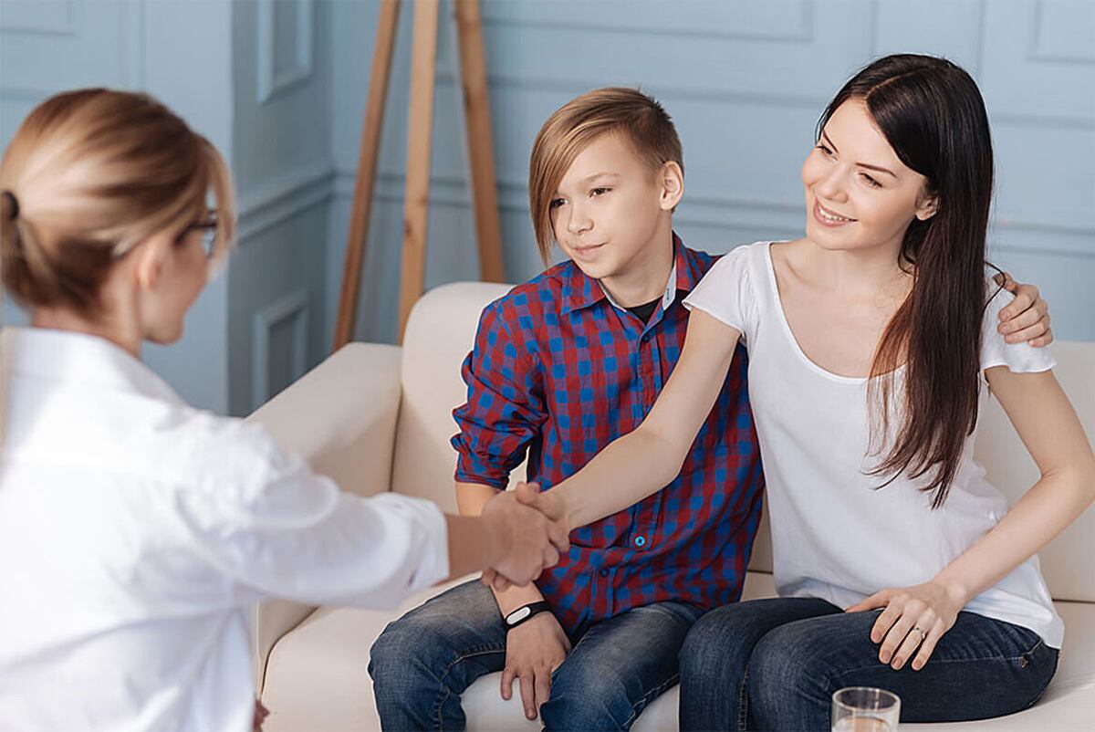 Los niños tienden a imitar lo que ven. La forma de actuar y pensar de los mayores va a determinar sus propios valores. Foto: Freepik / Especial Profesionales y Sociedad