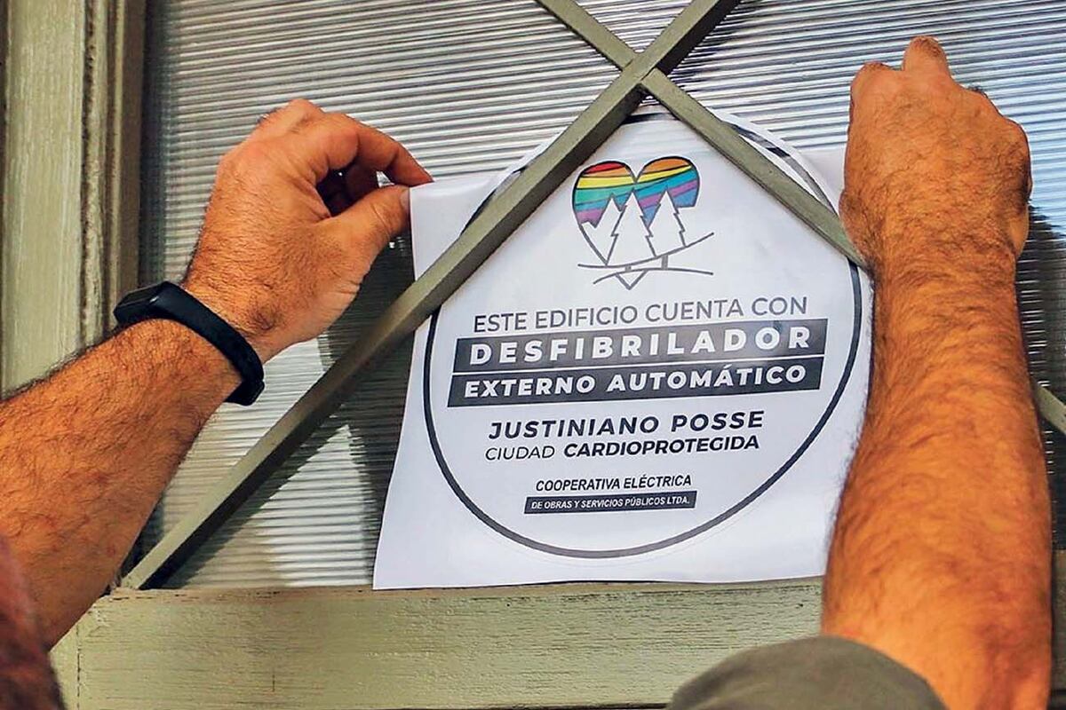 Con el aporte de la cooperativa, en Justiniano Posse hay un desfibrilador cada 100 hogares.