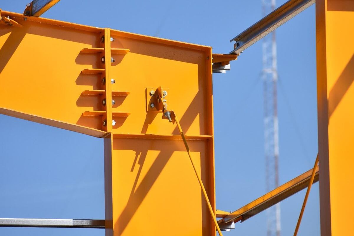 Galpones Modulares fabrica las estructuras de alma llena bajo estándares Cirsoc y procesos industriales de alta precisión.
