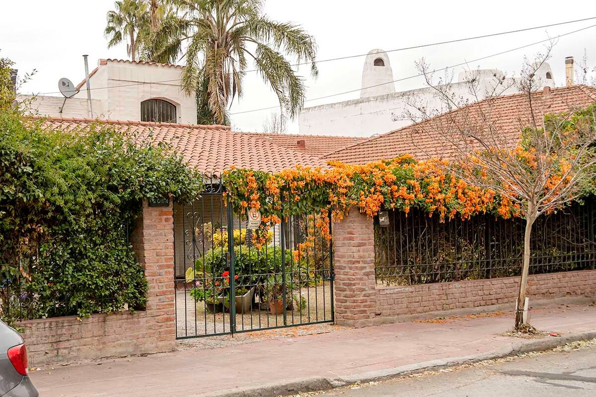 El escaso acceso al crédito hipotecario, una fuerte cultura de permanencia y herencia familiar, alta informalidad laboral y un mercado dolarizado con barreras de entrada muy altas explican la baja movilidad habitacional de nuestro país.