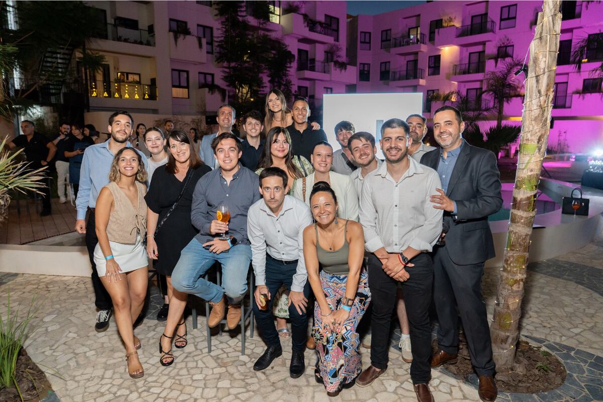 Equipo de Grupo Calypso encabezado por el Arq. proyectista Álvaro Álvarez y los directores comercial y técnico, Ándres Cozza y Martin Álvarez.