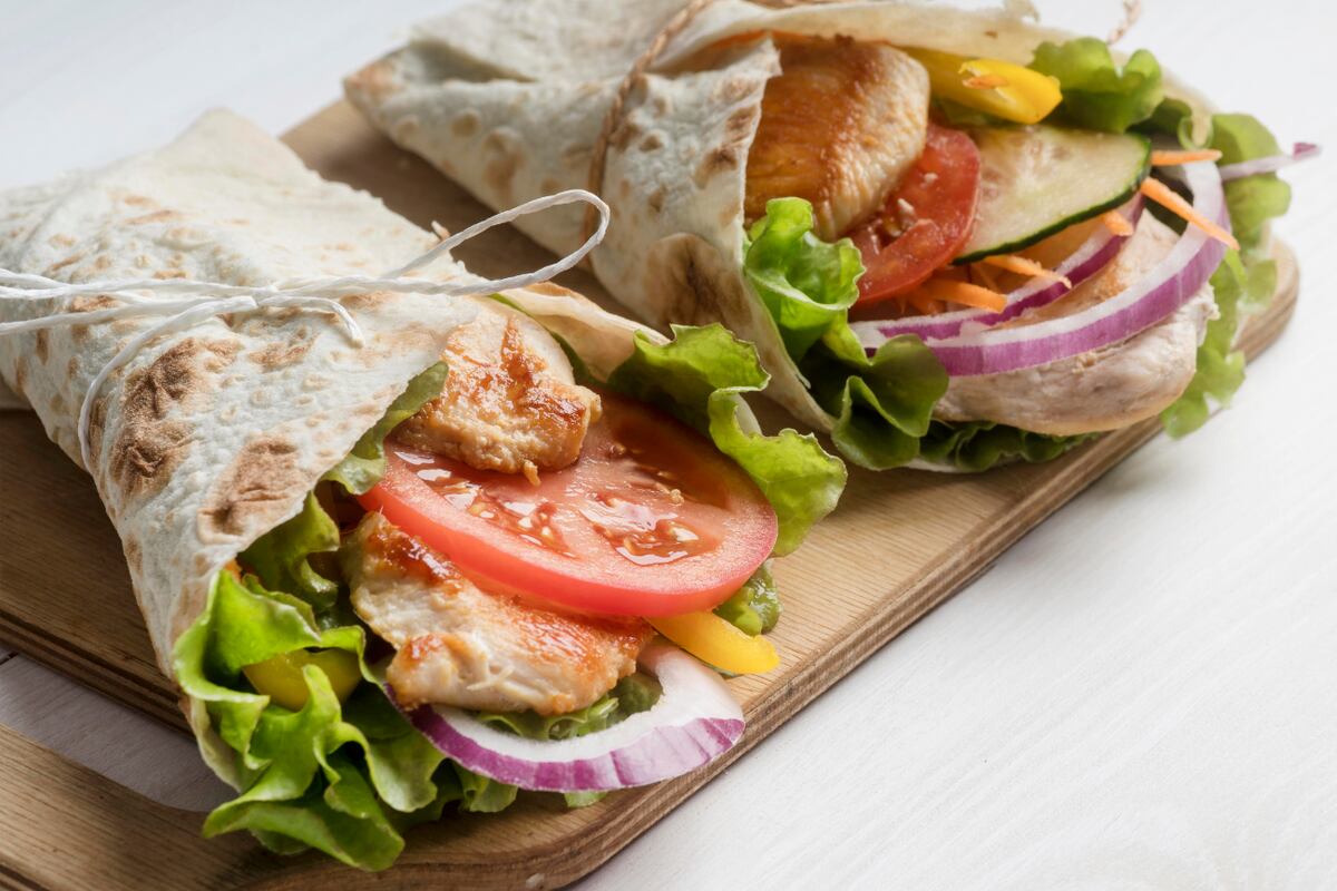 Wrap integral de pollo y vegetales