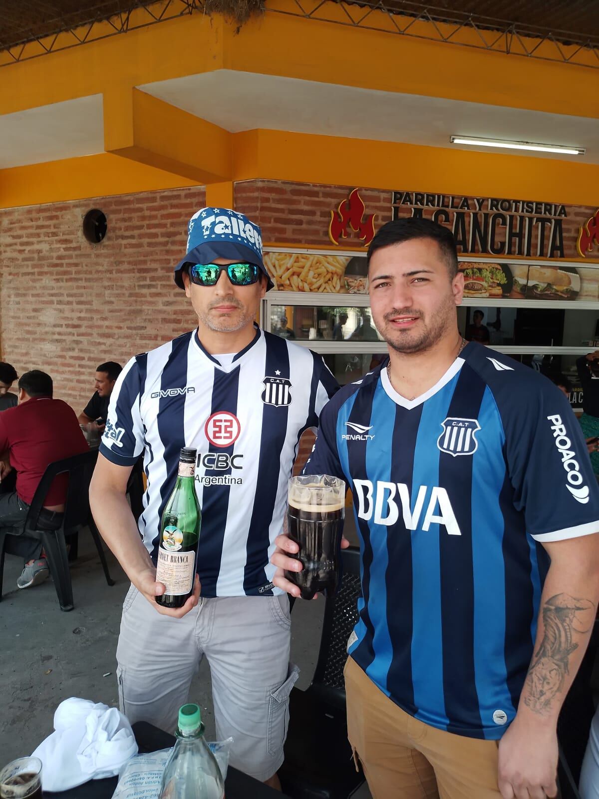 Los fanáticos de Talleres en Resistencia, Chaco. (La Voz).