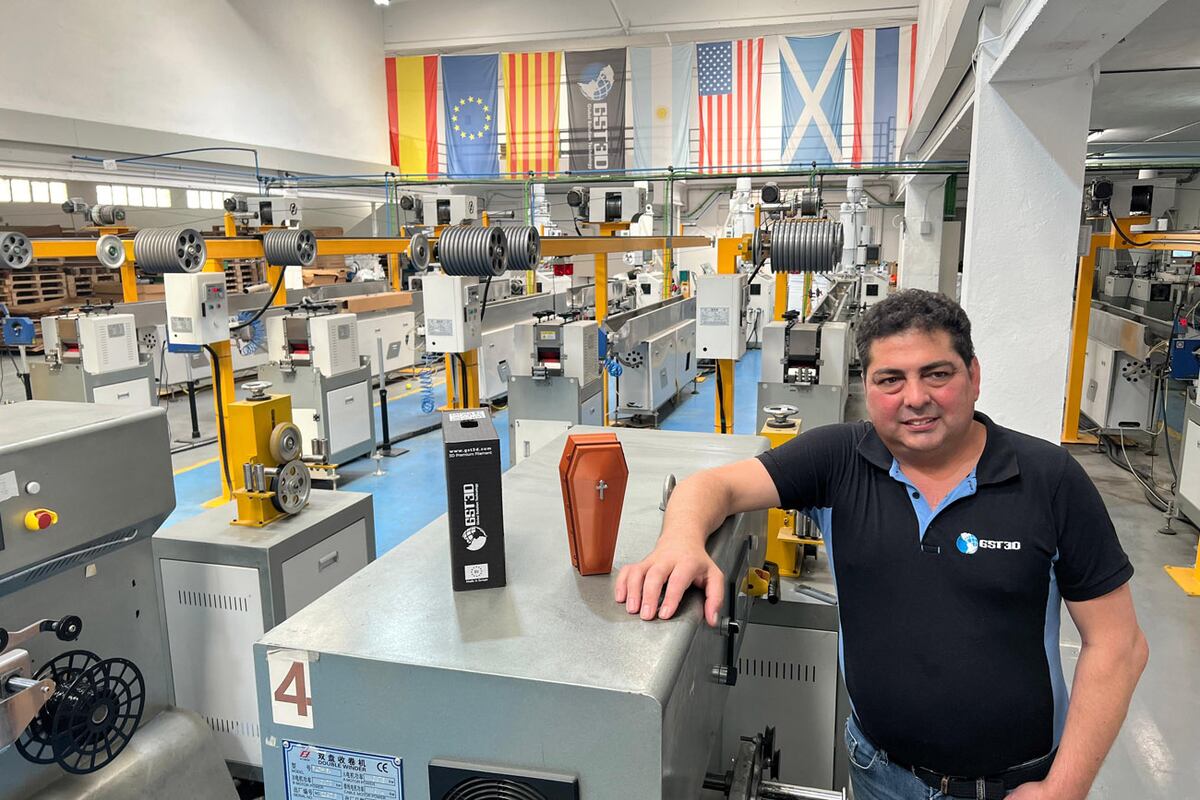 Juan Pablo Leo, emprendedor que desarrolló los ataúdes impresos en 3D. (gentileza)