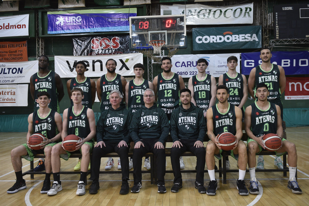 El plantel de Atenas para la campaña 2022/2023 de la Liga Nacional. (Ramiro Pereyra / La Voz)