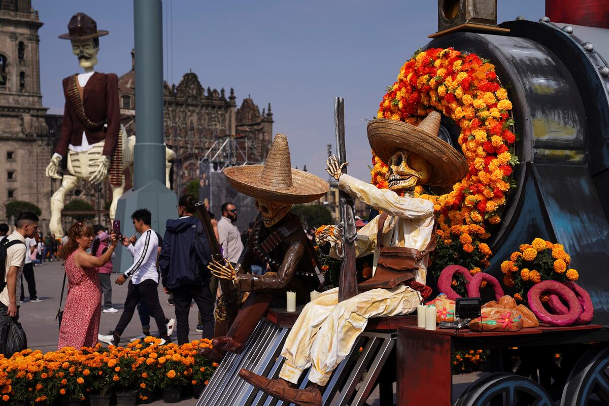 El Día de los Muertos en México. (AP)