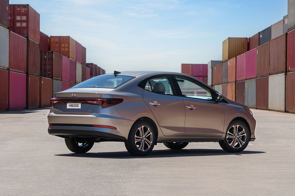 El Hyundai HB20 sedán tiene una gran lista de rivales: Fiat Cronos, Renault Logan, Nissan Versa, Chevrolet Onix Plus y Toyota Yaris, entre los principales.