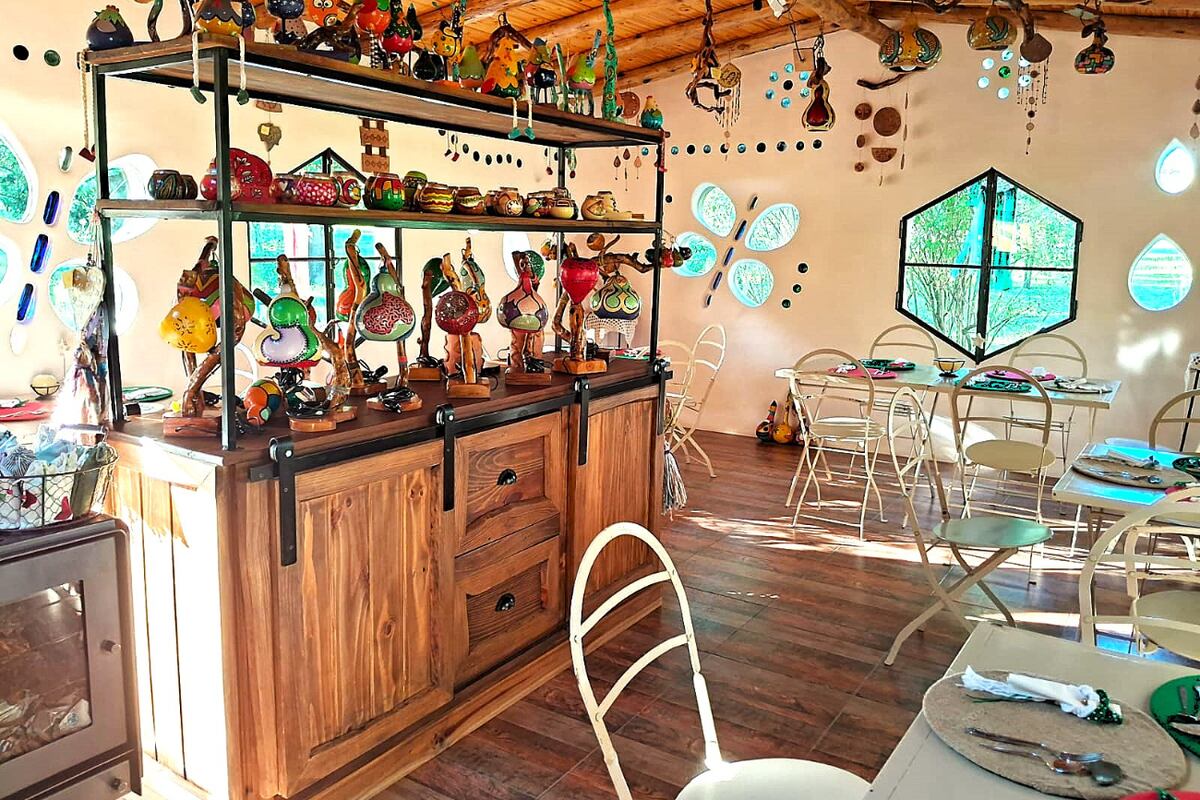 Salón de té y de ventas de productos artesanales del Jardín de Monsalvo. .(Foto: Melina Noel Mansilla)