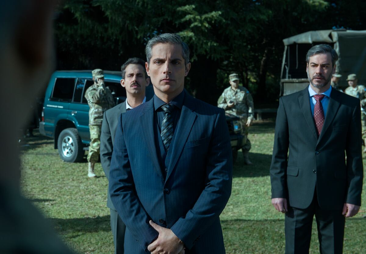 El Reino Temporada 2. (L to R) Agustín Aristarán, Joaquin Furriel in El Reino Temporada 2. Cr. Marcos Ludevid/Netflix ©2023