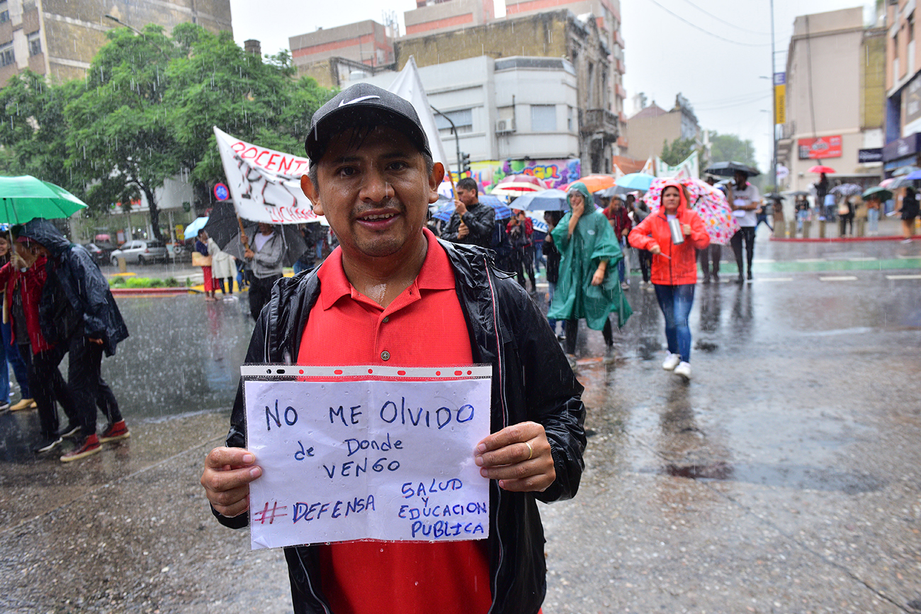 Segundo dia de paro y movilización docente en Córdoba ( Ramiro Pereyra / La Voz)