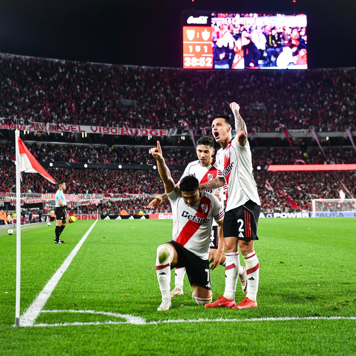 Maxi Salas festejó como el Matador chileno.