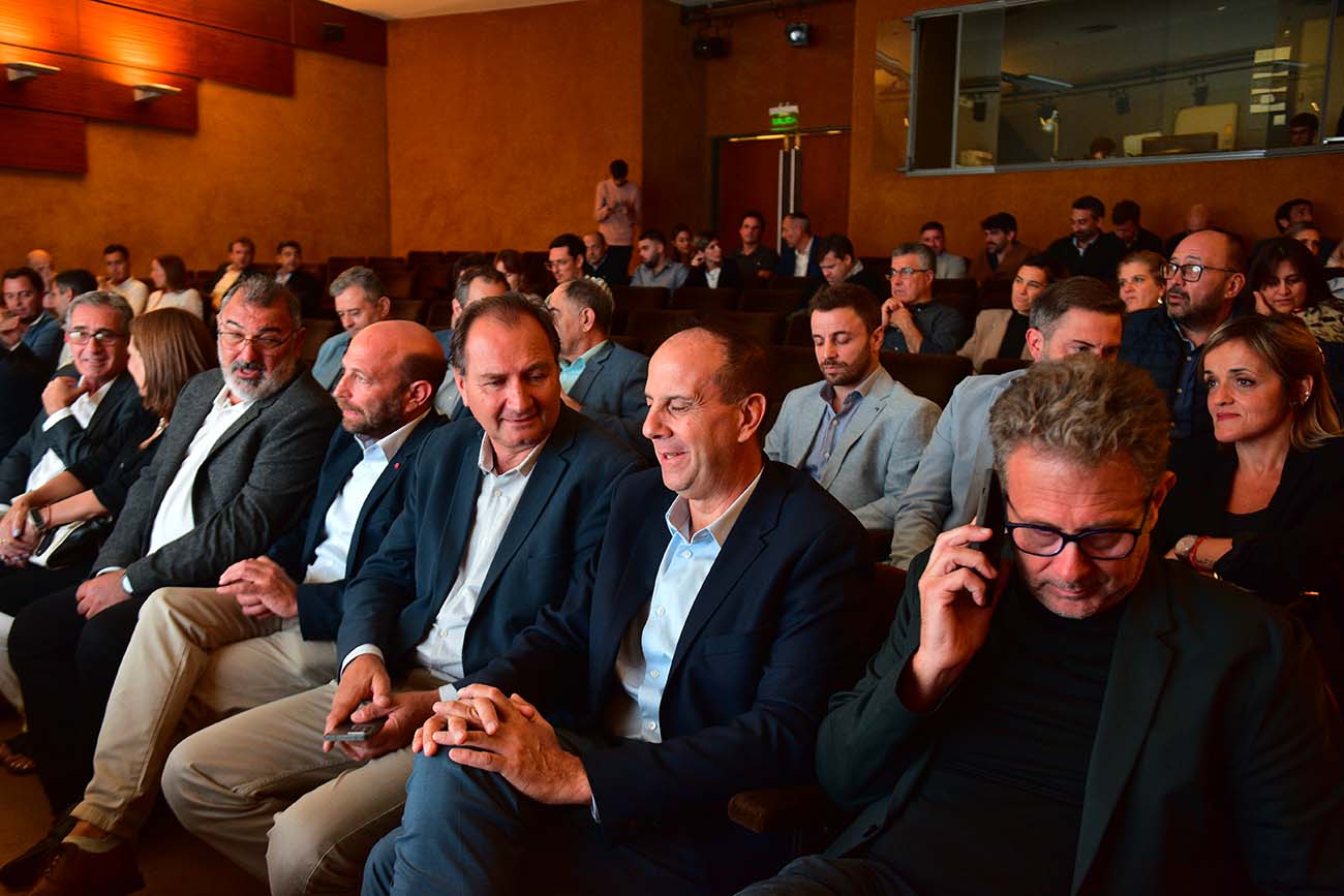 El empresariado desarrollista participó del lanzamiento de Proyectar Córdoba 2024 en el auditorio de La Voz. (José Gabriel Hernández/La Voz)