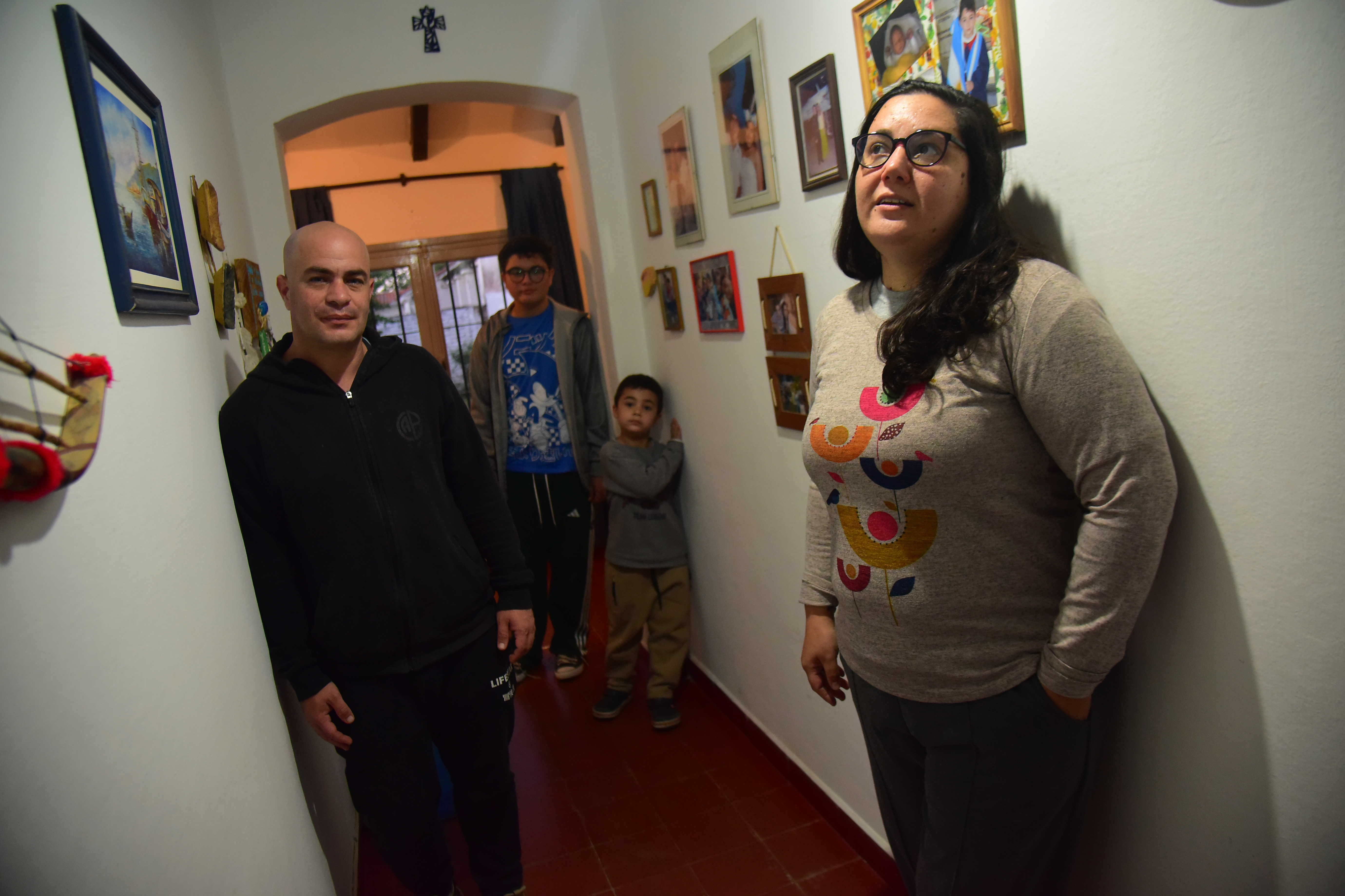 “Caímos en el engaño y vivimos para pagar deudas”, narró Ayellen, estafada por Márquez y Asociados. (Javier Ferreyra / La Voz )
