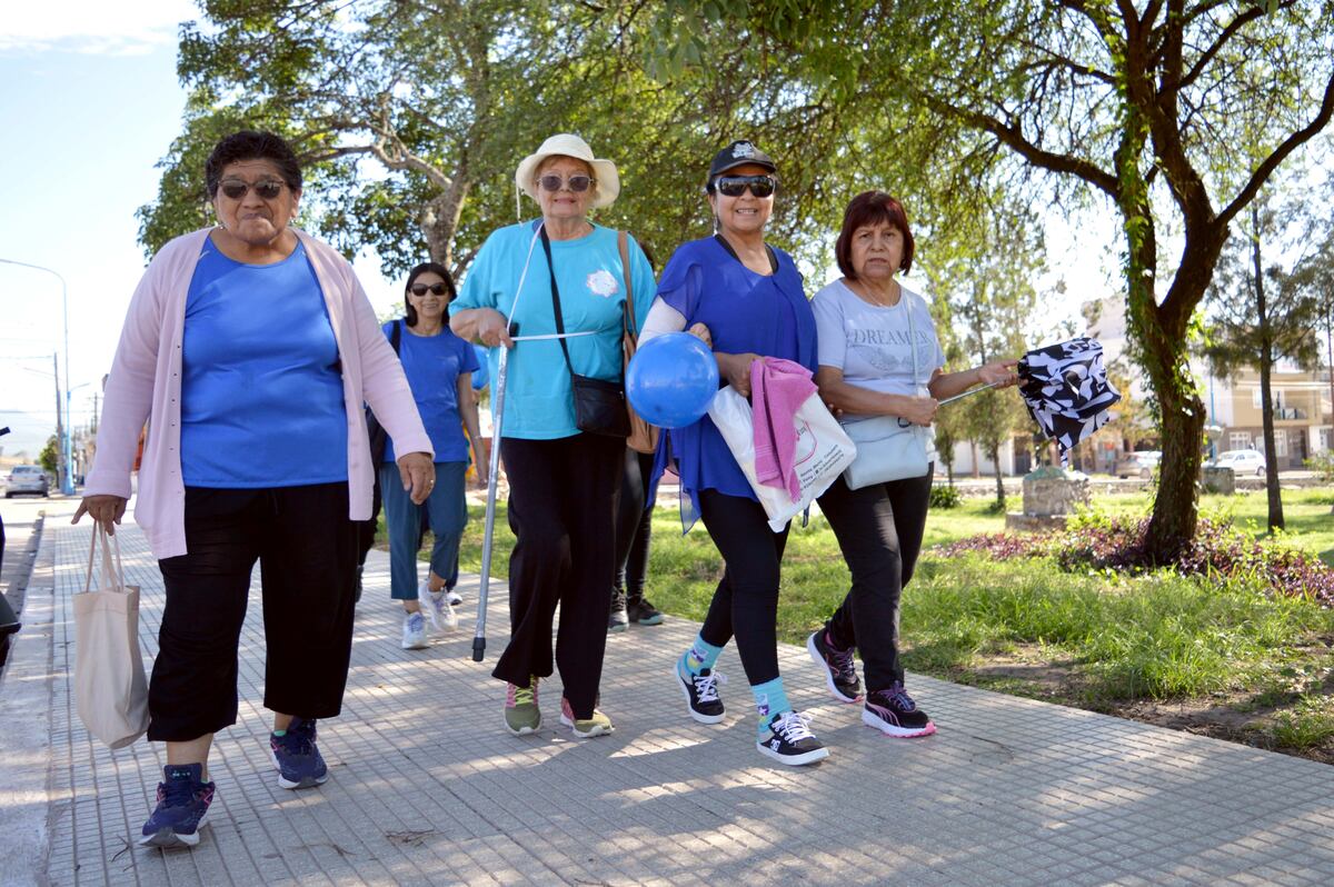 Longevidad en Argentina: por qué cierran guarderías y crecen las residencias para adultos mayores