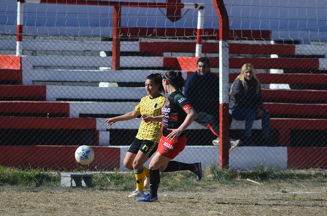 La vuelta del fútbol femenino en Córdoba. (José Gabriel Hernández)