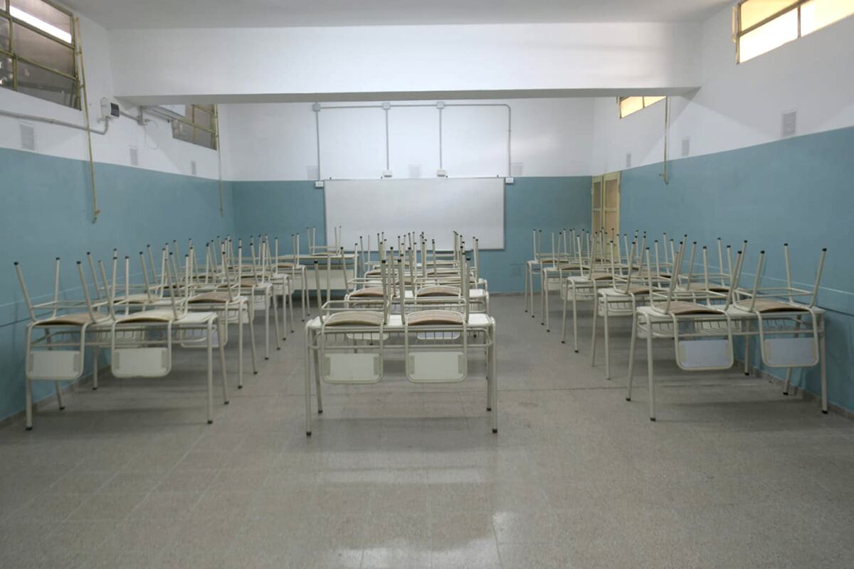 Obras de reparación en el Colegio Ipem 138, Jerónimo Luis de Cabrera, Córdoba. (Ramiro Pereyra / La Voz)