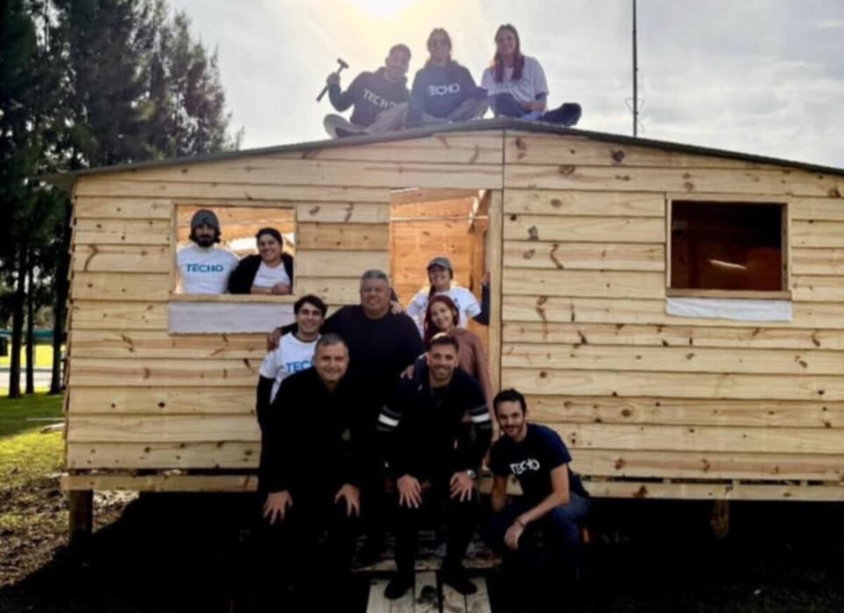 Chiqui Tapia mostró como serán las casas que se donarán en Bahía Blanca