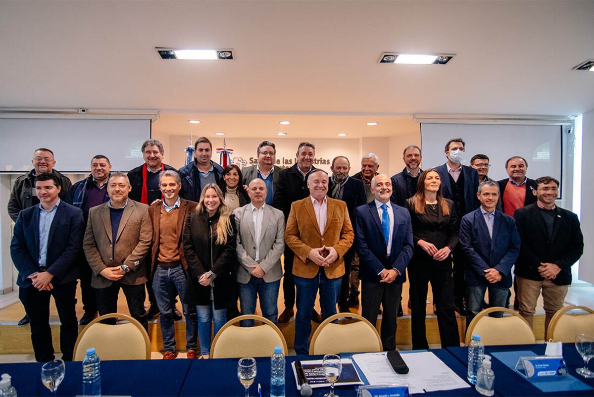 Integrantes de los ministerios y organizaciones que hicieron posible la iniciativa que maximizará los alcances de la innovación.