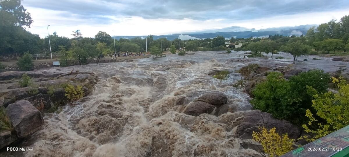 Imagen de la crecida en Los Cajones. (Gentileza: Meteorología Córdoba)