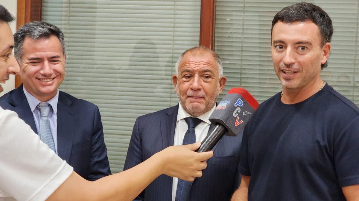 Apertura de sesiones ordinarias de la Legislatura de Córdoba: Gabriel Bornoroni, Luis Juez y Rodrigo de Loredo en Laboulaye. (La Voz)