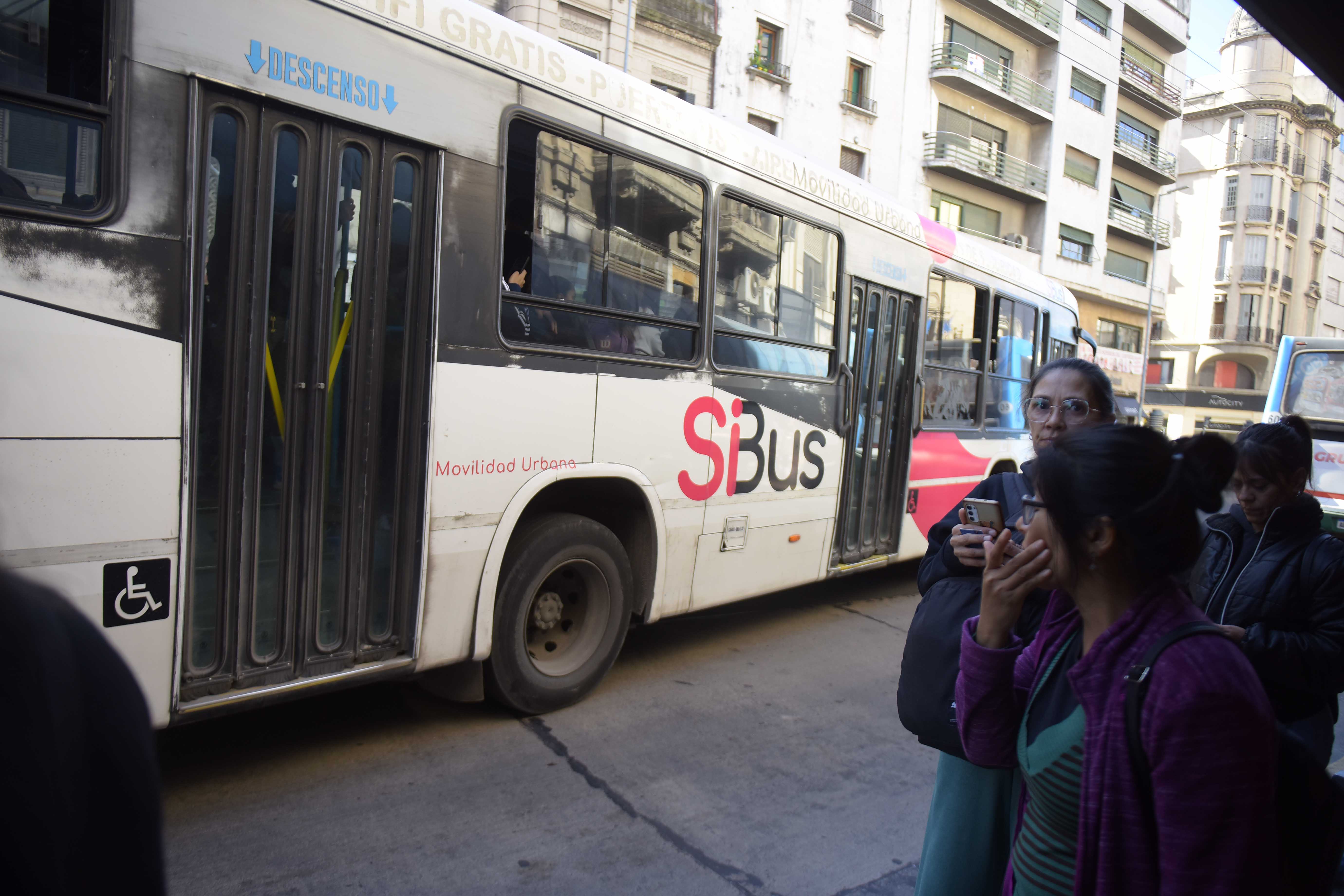 Transporte de pasajeros urbanos de la ciudad de Córdoba. (José Gabriel Hernández / La Voz)