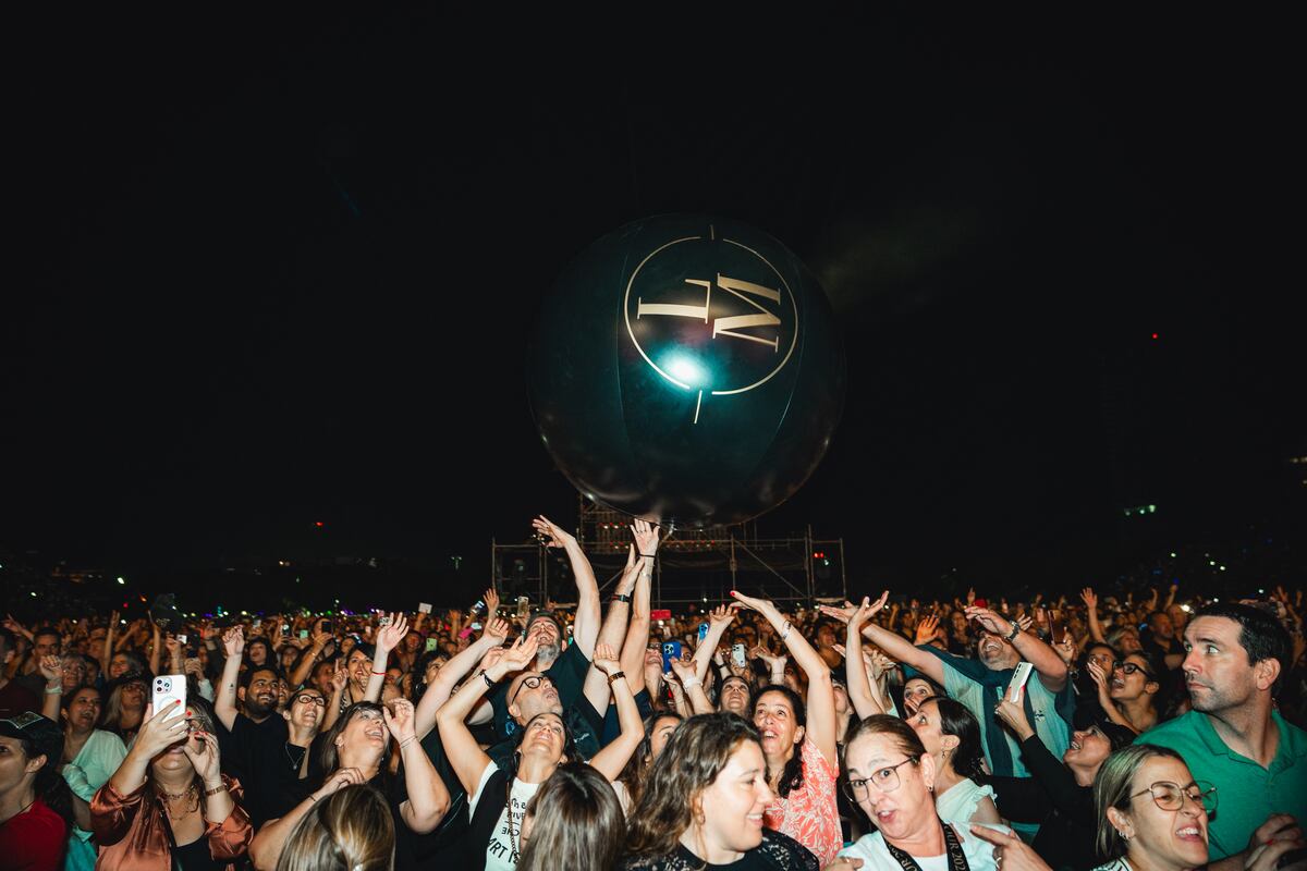 La multitud enfervorizada en el más reciente show de Luis Miguel en la Argentina. (Gentileza Simón Canedo)