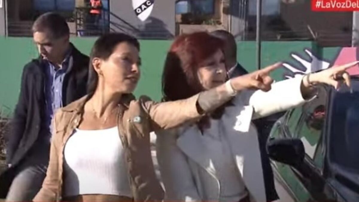 Cristina Fernández de Kirchner junto a Mayra Mendoza en Quilmes. Foto: Captura