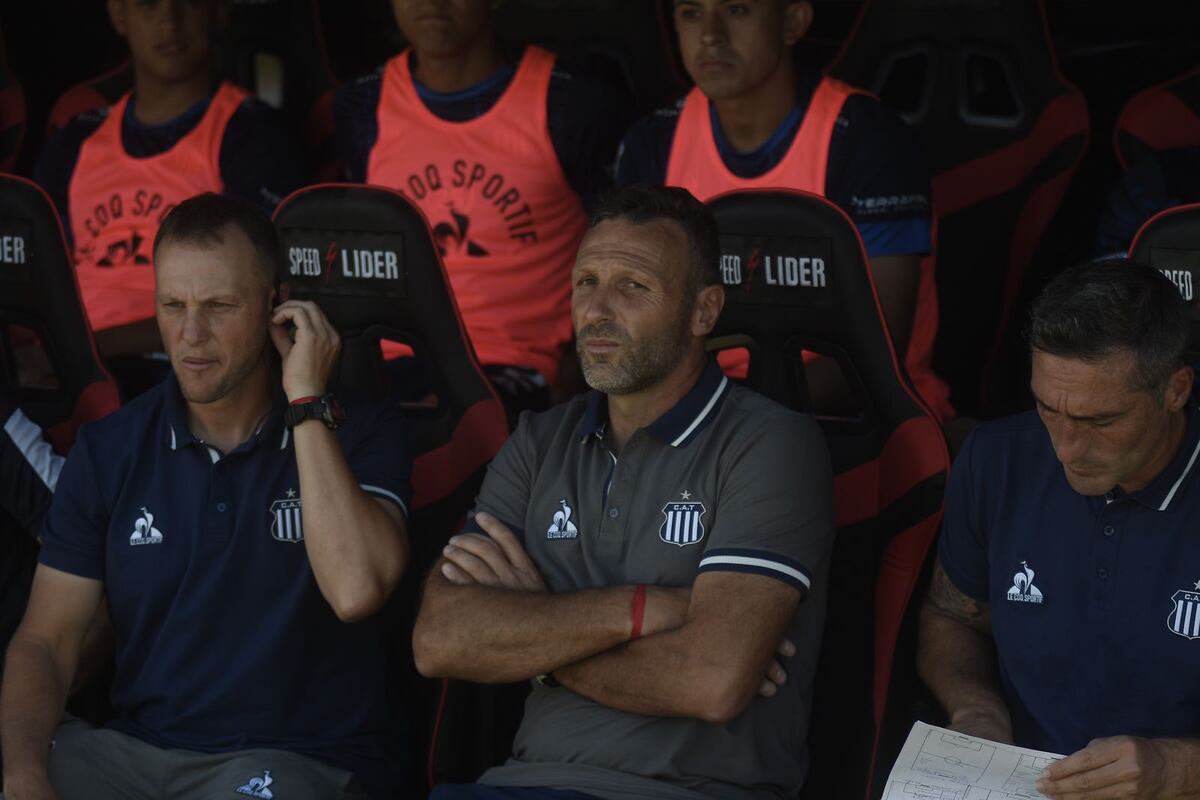 Tallers en su visita a Riestra por Copa de la Liga 2024. (Federico López Claro /La Voz).