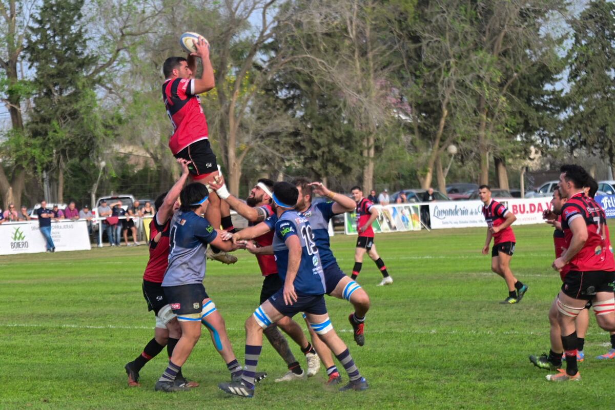 Rugby. San Martín de Villa María se enfrentó a Urú Curé de Río Cuarto. (La Voz)