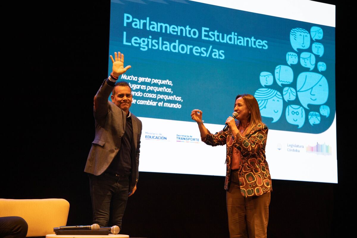 Myrian Prunotto y Marcelo Rodio en el programa "Estudiantes Legisladores". (Gobierno de Córdoba)
