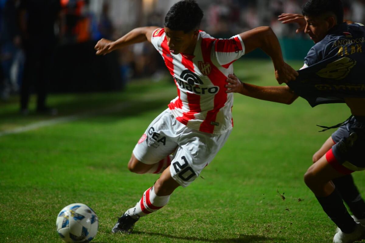 Instituto recibió a Argentinos Juniors por la fecha 12 de la Zona A de la Copa de la Liga Profesional. (Nicolás Bravo / La Voz)