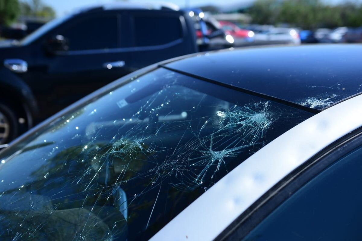 Destrozos materiales en el Destrozos materiales en el El Aeropuerto Internacional de Córdoba Ambrosio Taravella. (José Gabriel Hernández / La Voz)