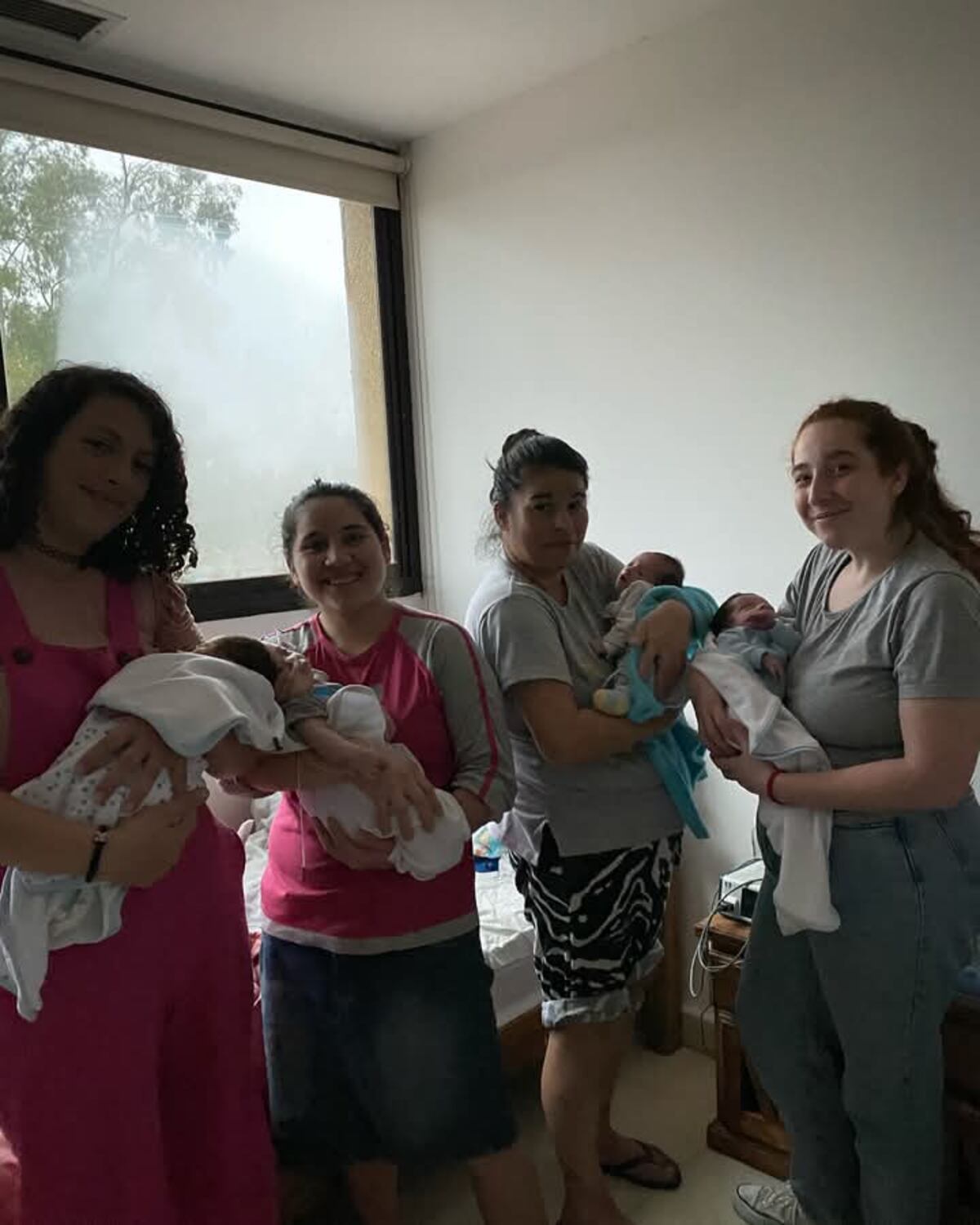 Las enfermeras que se encargaron de evacuar a los bebés del hospital Penna en Bahía Blanca.