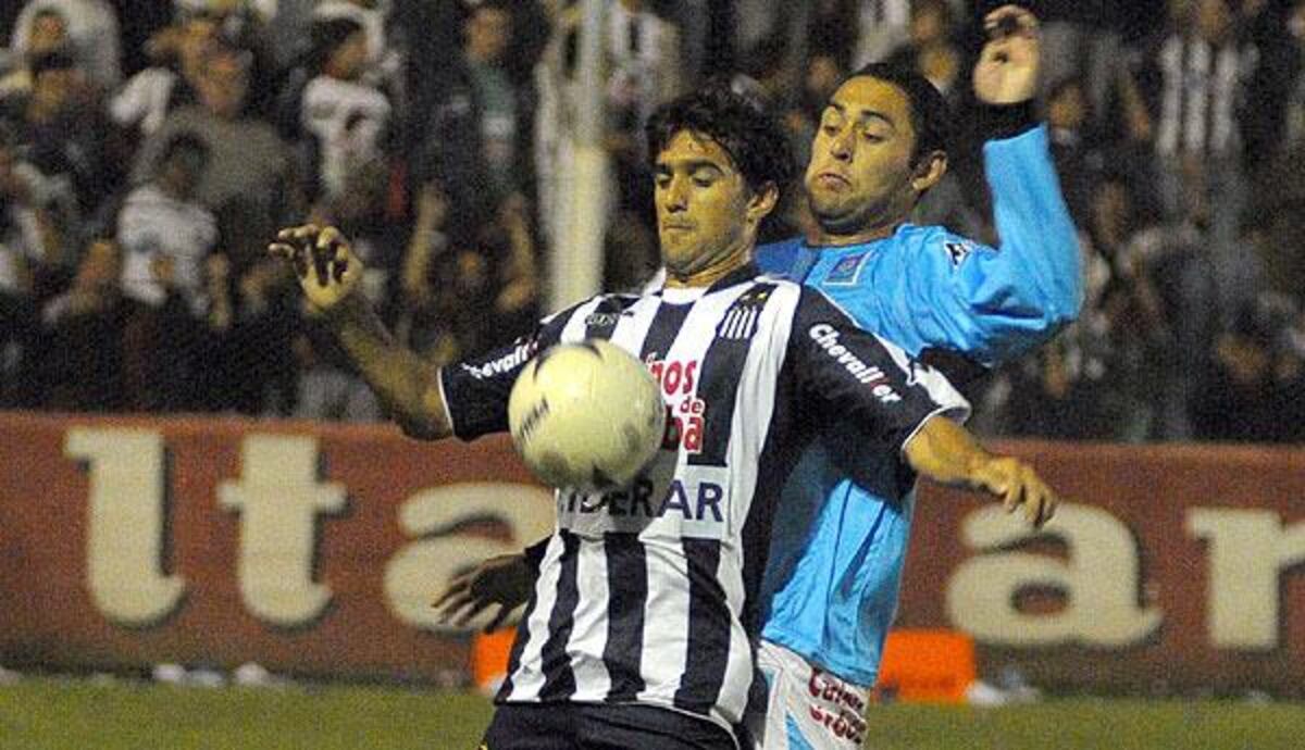 Estudiantes supo recibir a Talleres en el Candini en el Federal A. ¿Habrá mudanza si le toca enfrentarlo ahora? (Foto: La Voz).
