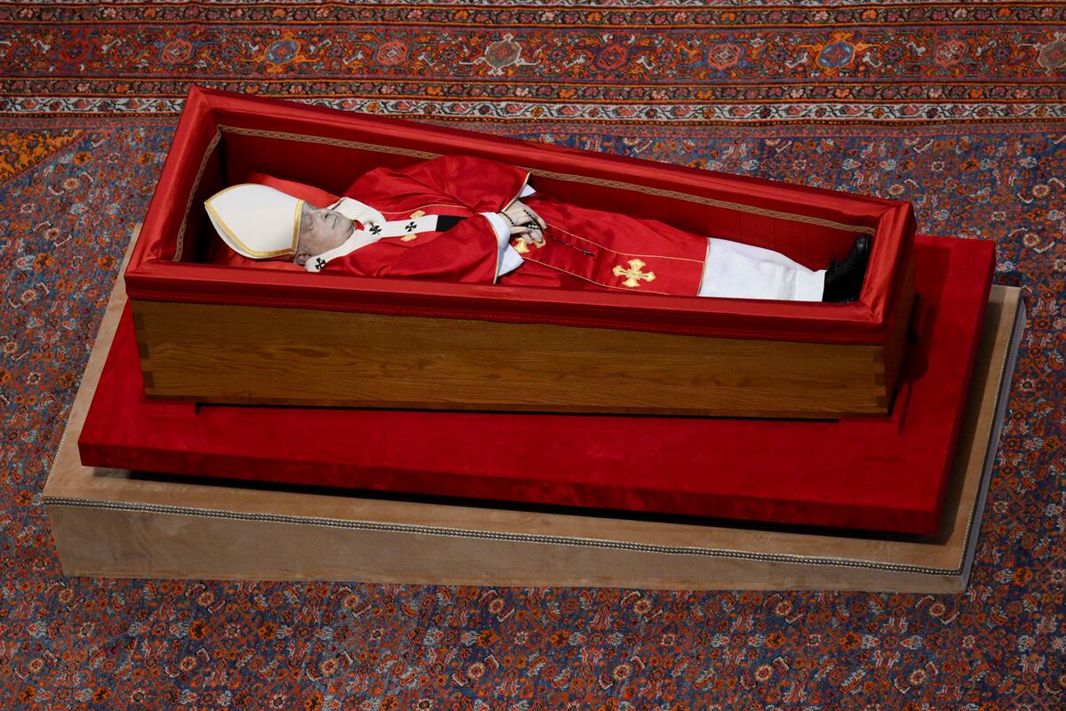 Muerte del papa Francisco: miles de fieles ya despiden al Sumo Pontífice en la Basílica de San Pedro