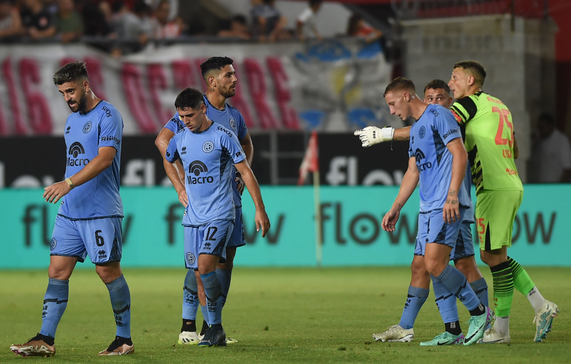 Belgrano se quedó con las manos vacías en la última jugada del partido ante Estudiantes. (Fotobaires)
