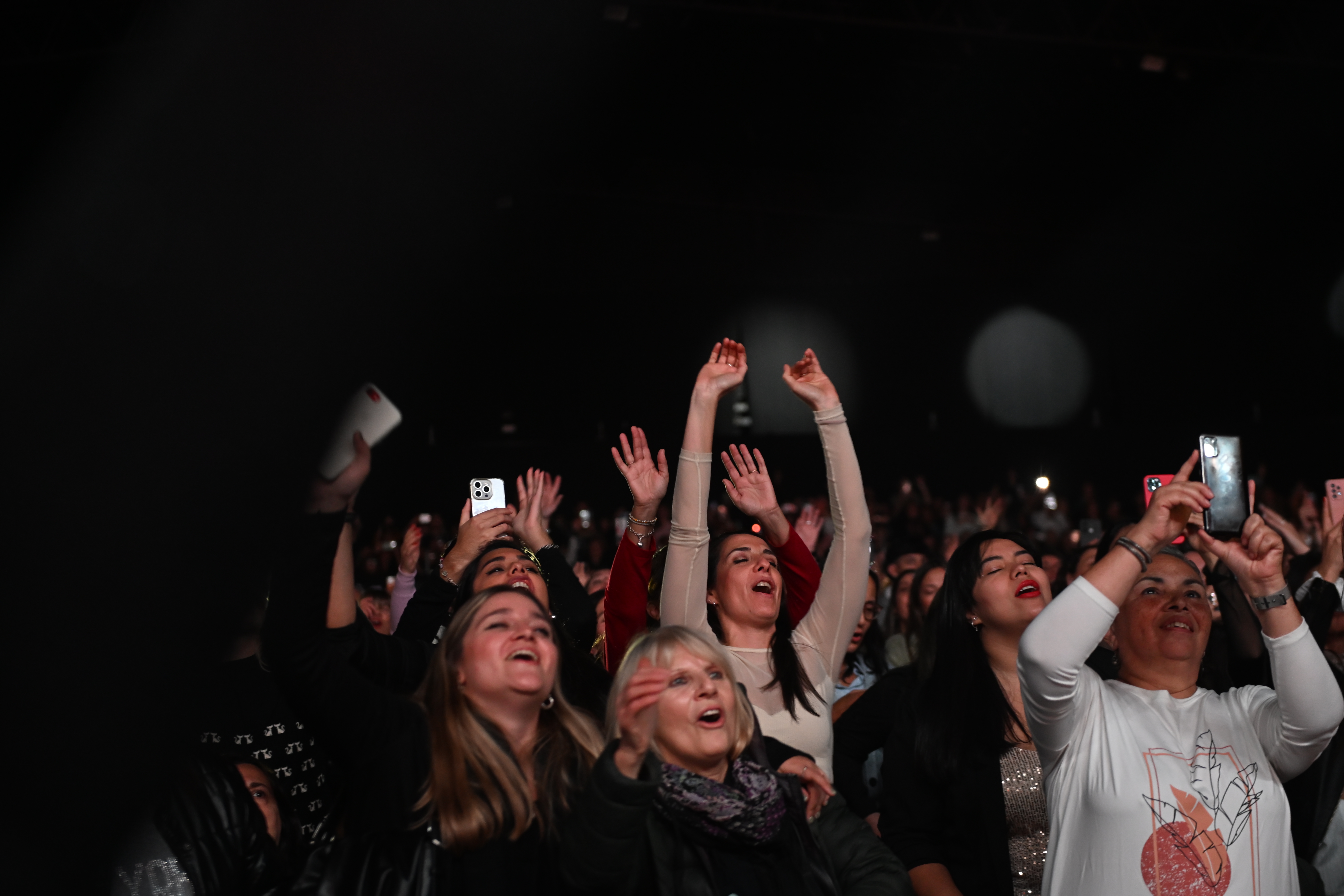 El público de Emanero disfrutó de un gran concierto en el Quality Arena. Foto: Javier Ferreyra