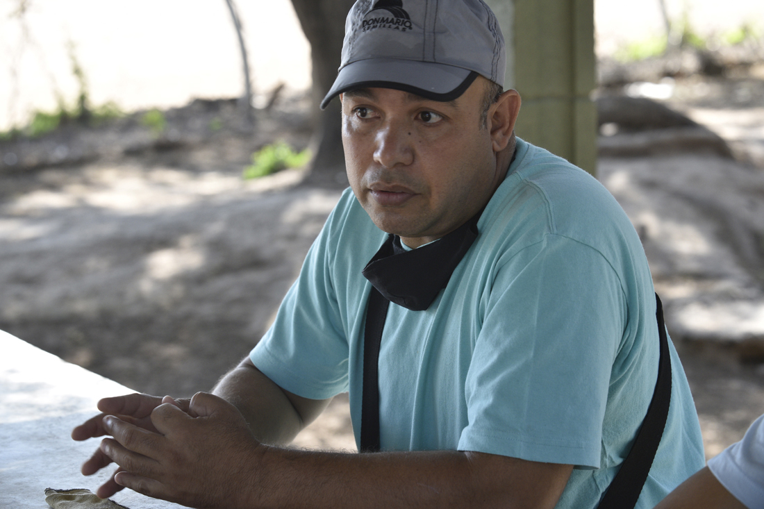 Elvis Rodriguez se fue de Venezuela dejándole un permiso a su mujer para que pudiera emigrar con sus hijos. ( Ramiro Pereyra / La Voz).