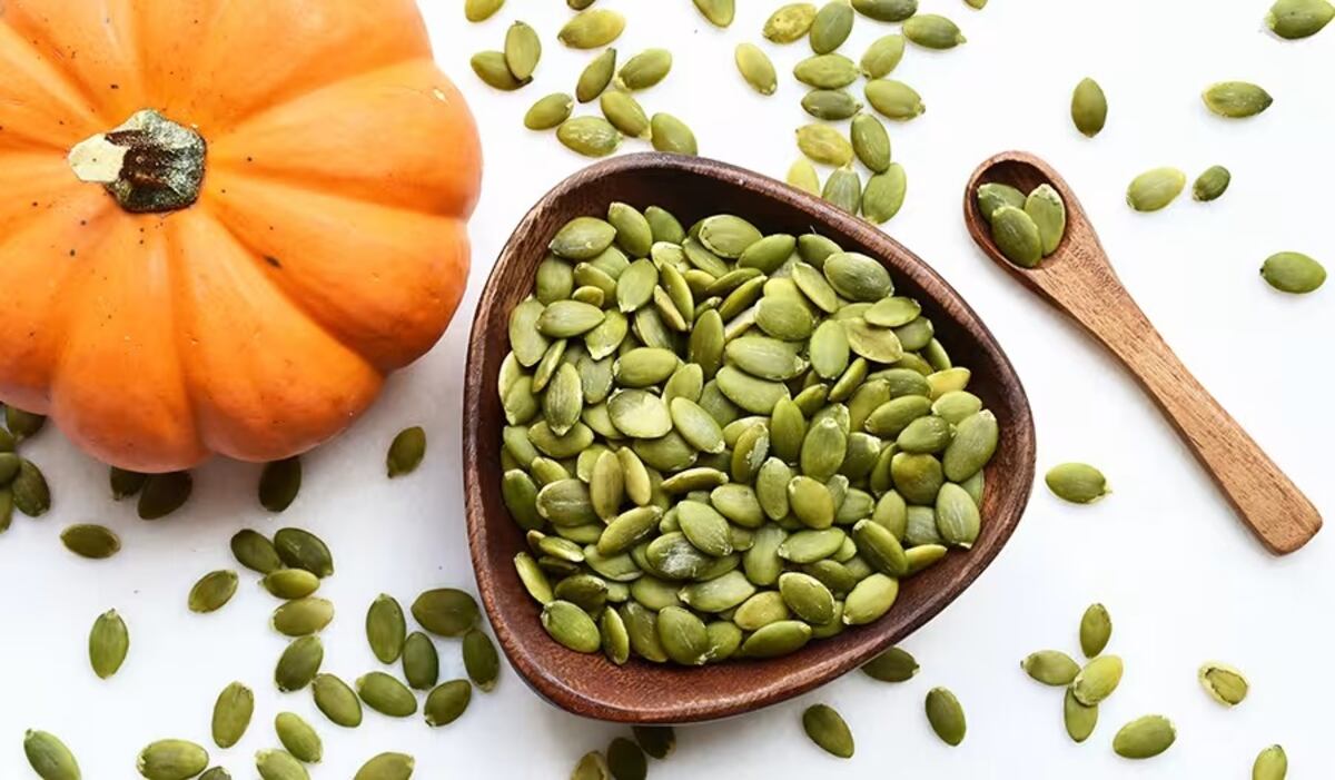 No las tires: el truco casero con semillas de zapallo que fortalece tus plantas y ahuyenta plagas